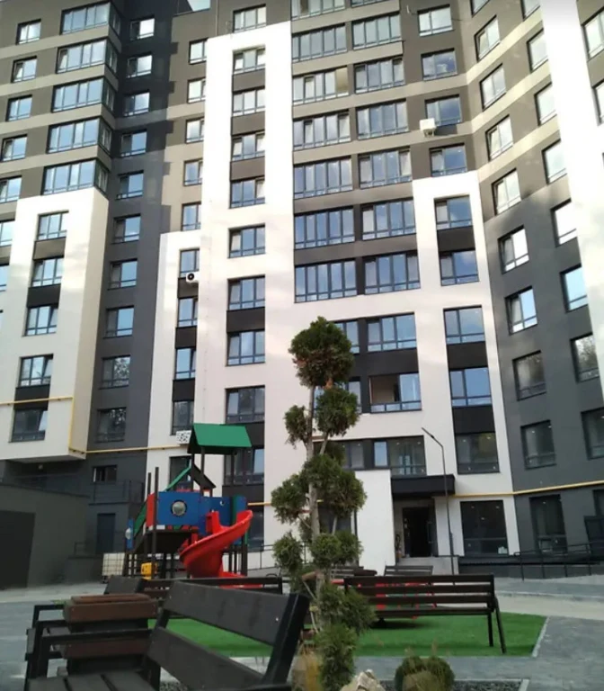 Продаж 2к квартири 67 кв. м на вул. Львівська