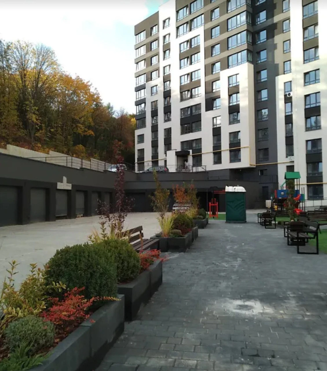 Продаж 2к квартири 67 кв. м на вул. Львівська