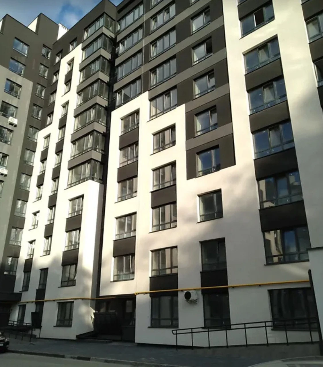 Продаж 2к квартири 67 кв. м на вул. Львівська