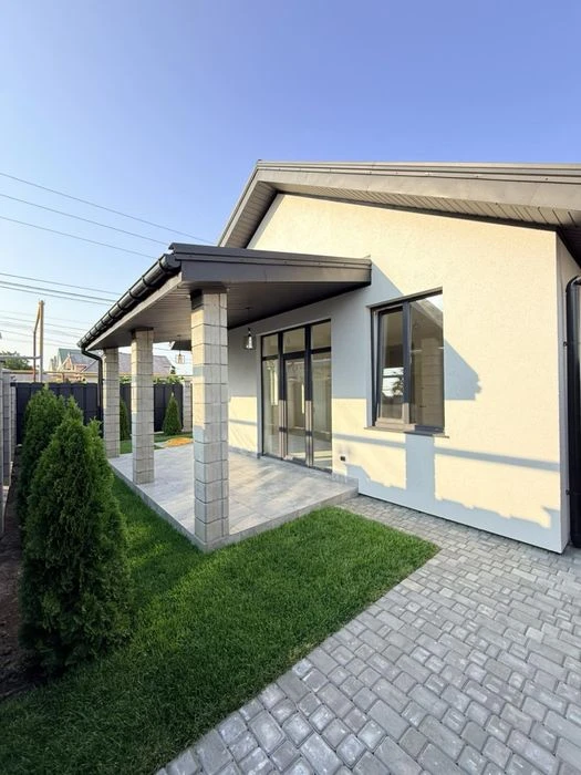 A new house D with gas near the sea on an asphalt street is ideal