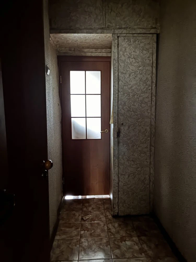 Продам 2 кімнатну квартиру на 2 поверсі цегляного будинку