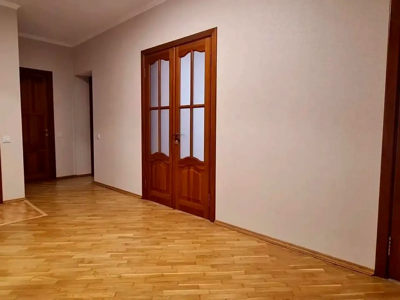 Оренда квартири 3-кімн. 94 м² 5/11 пов.