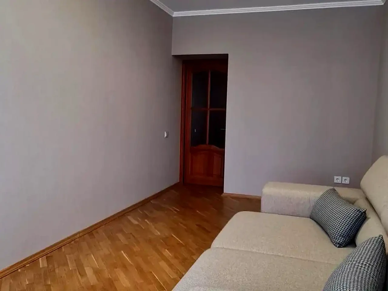Оренда квартири 3-кімн. 94 м² 5/11 пов.