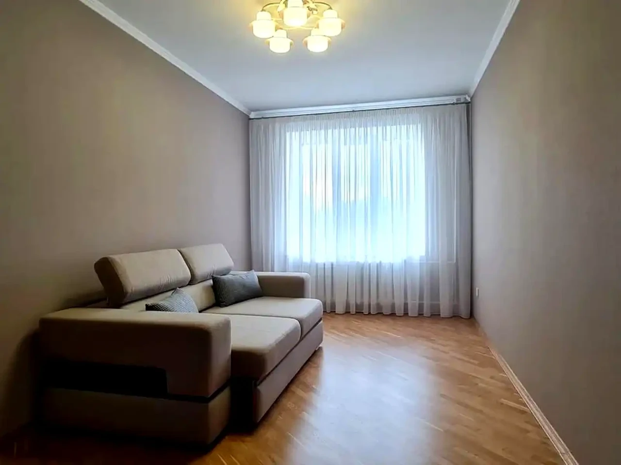 Оренда квартири 3-кімн. 94 м² 5/11 пов.
