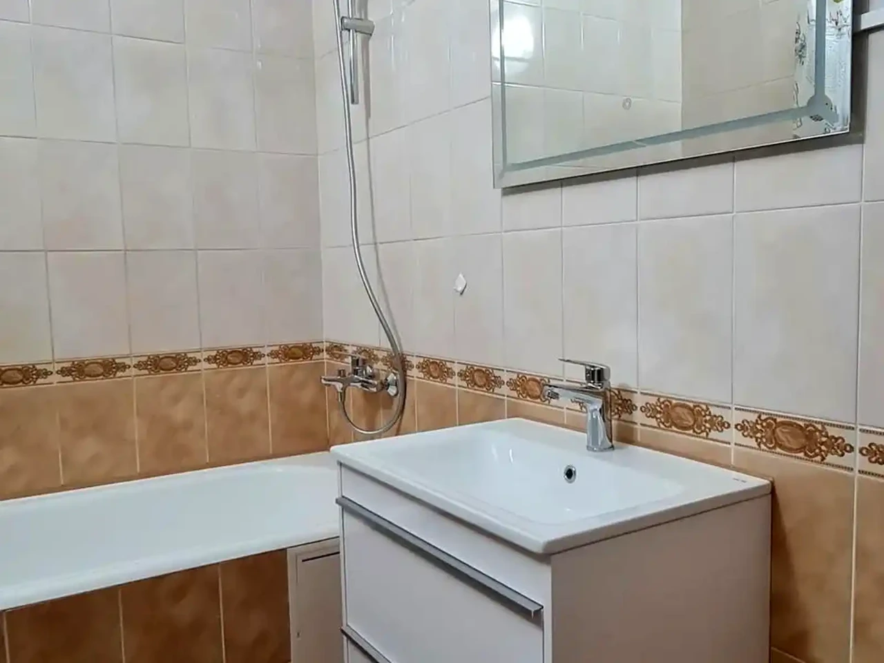 Оренда квартири 3-кімн. 94 м² 5/11 пов.