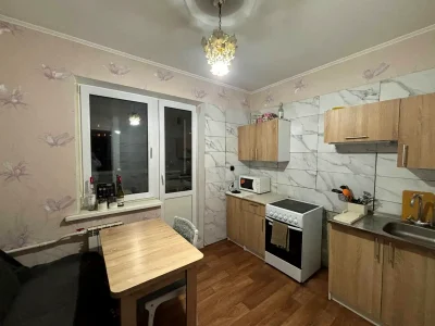 Оренда квартири 1-кімн. 42 м² 10/15 пов.