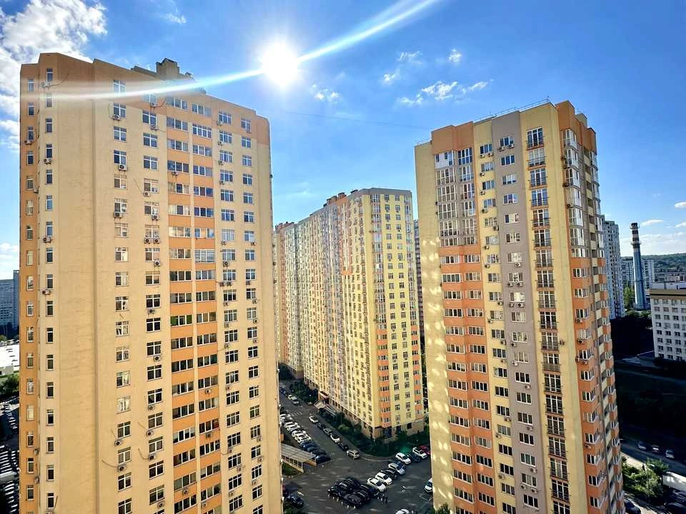 Квартира. Київ, Сім'ї Кульженків вул.