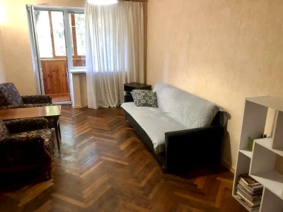 Оренда квартири 2-кімн. 43.35 м² 2/5 пов.
