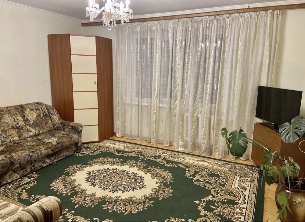 Продаж 3-кімнатної квартири, 72 м2, вул. Гориня