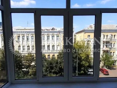 Квартира. Київ, Тарасівська вул.