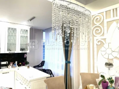 Продаж 3-к квартири, 100м2, З Ремонтом, Деміївка, Саперна-ло