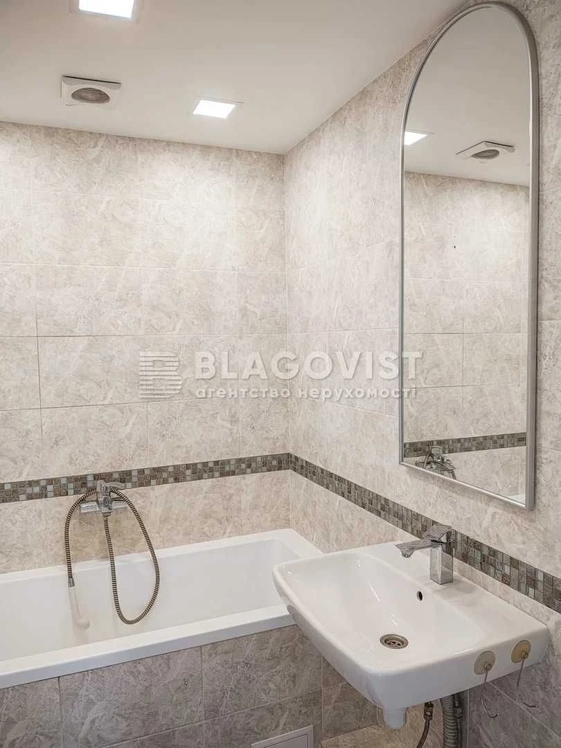 Продаж 3-к квартири  вул. Чистяківська, 7  Святошинський  М"