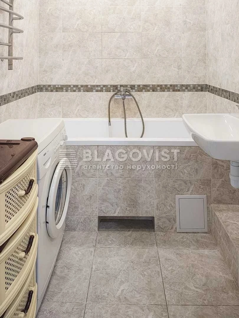 Продаж 3-к квартири  вул. Чистяківська, 7  Святошинський  М"
