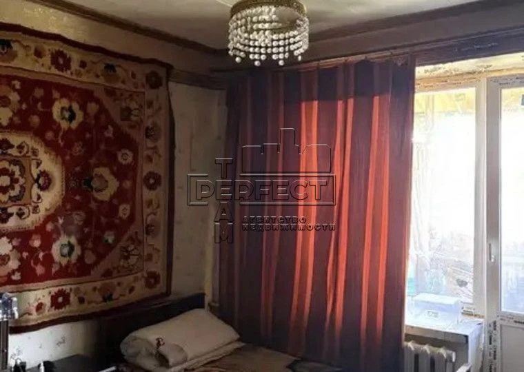 Продаж 2к квартири Зої Гайдай 7/Зои Гайдай 7