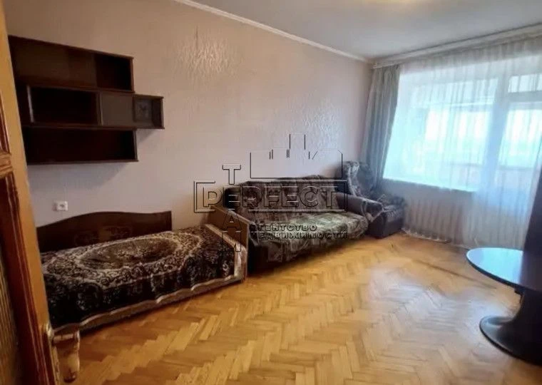 Продаж 2к квартири Мілютенка 10/1 / Милютенко 10/1