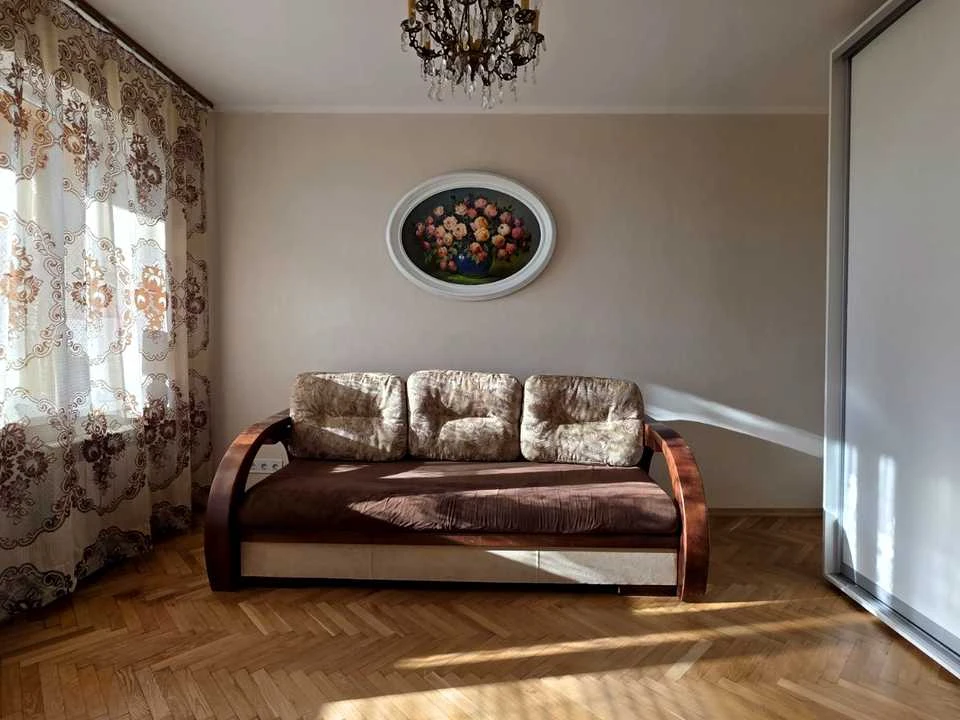 Квартира. Київ, Леся Курбаса просп.