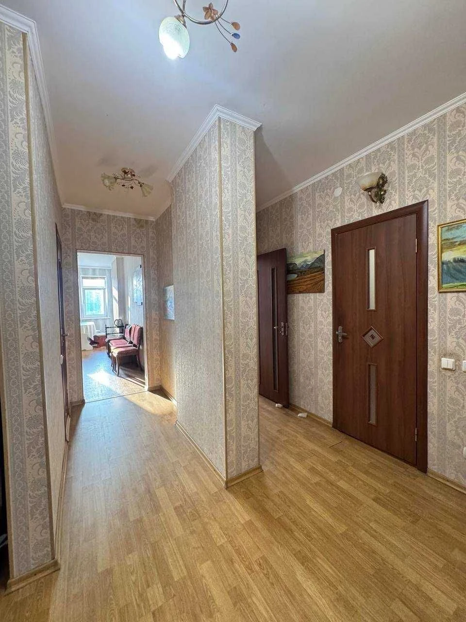 Продається 3х кімнатна кватрира вул Мишуги 2 Позняки Осокорк