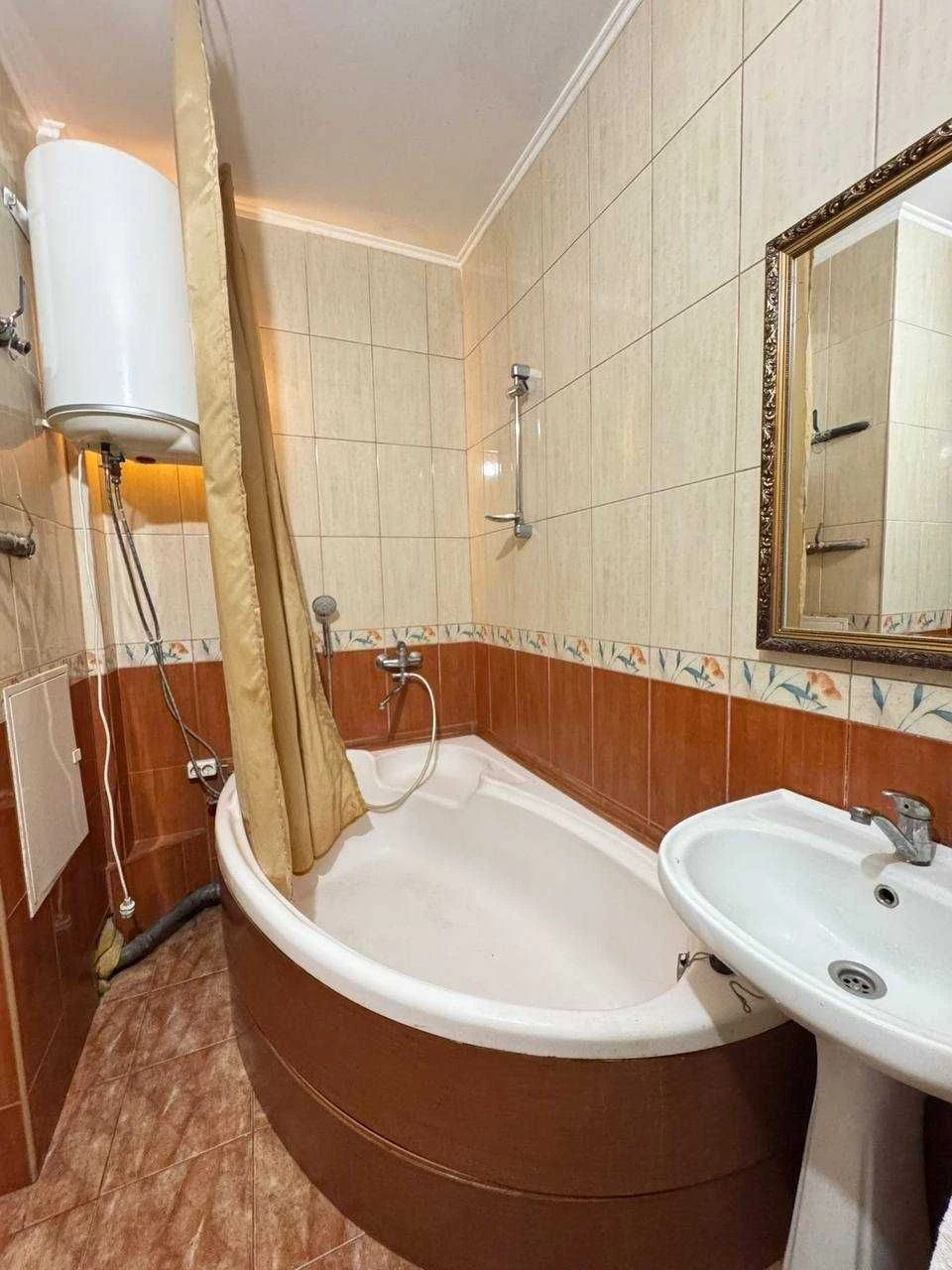 Продається 3х кімнатна кватрира вул Мишуги 2 Позняки Осокорк