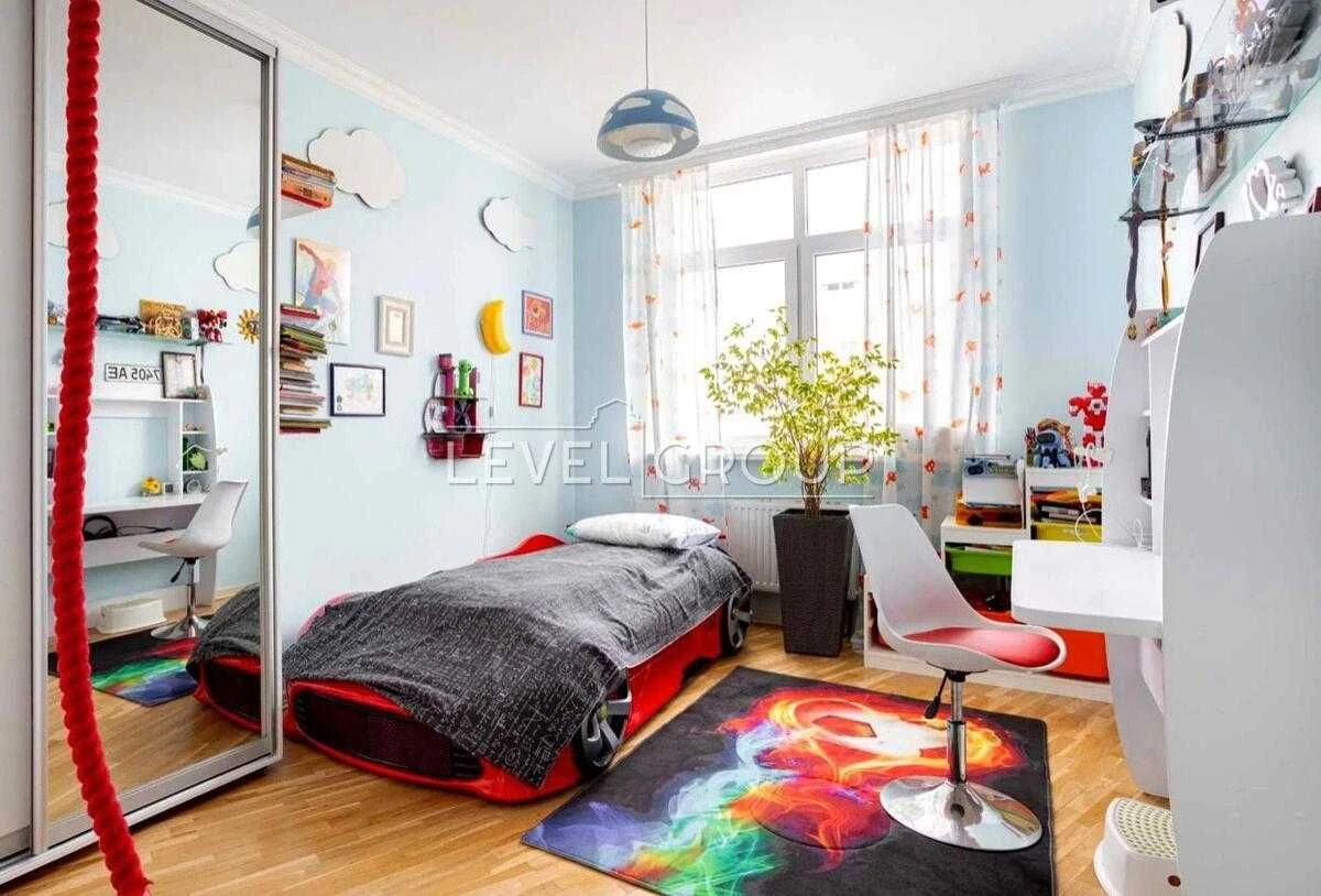Продам 3к квартиру вул. Кульженків ЖК Яскравий Мінський маси
