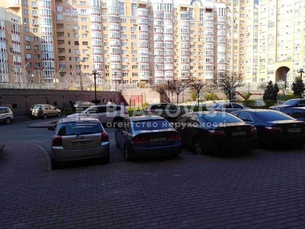 Продаж 4К Івасюка Володимира просп. Г.Сталінграду 6 корп 1 О