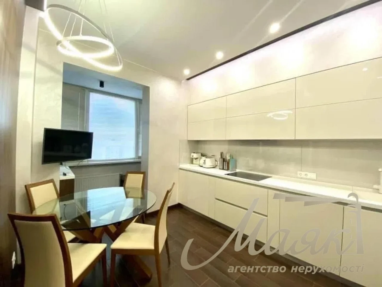 Продаж 2-кімнатної квартири 55м2 в ЖК Аристократ вул. Конова