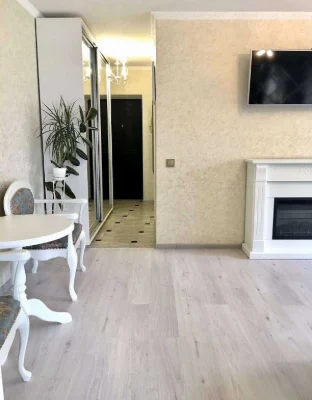 Продам 2-кімн. Маккейна Джона вул. 35б, 45 м.кв