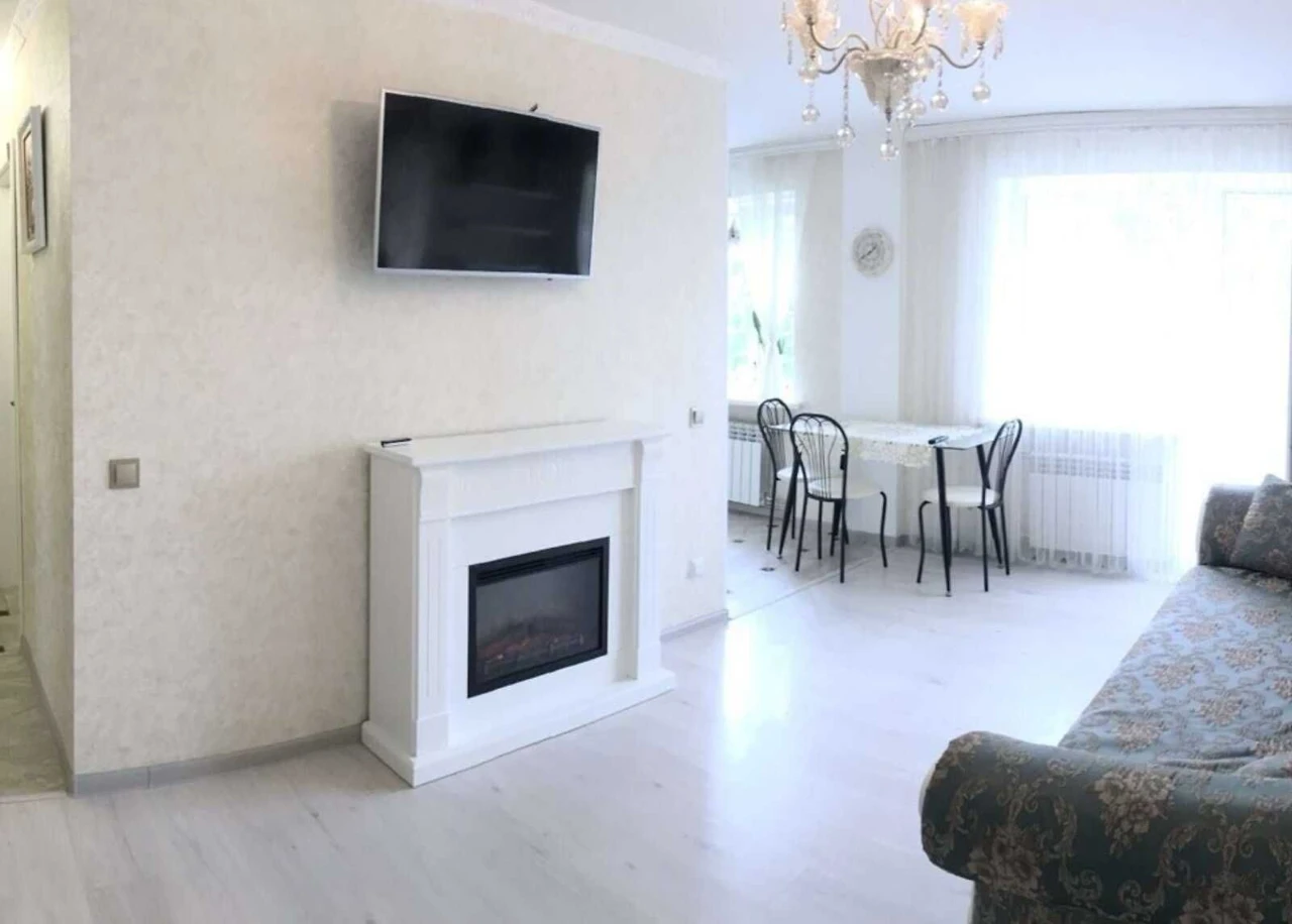 Продам 2-кімн. Маккейна Джона вул. 35б, 45 м.кв