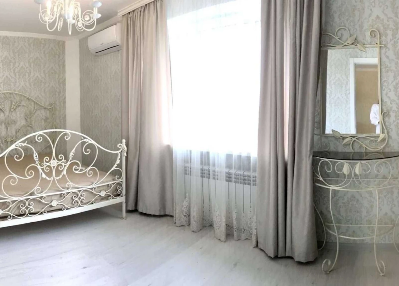 Продам 2-кімн. Маккейна Джона вул. 35б, 45 м.кв