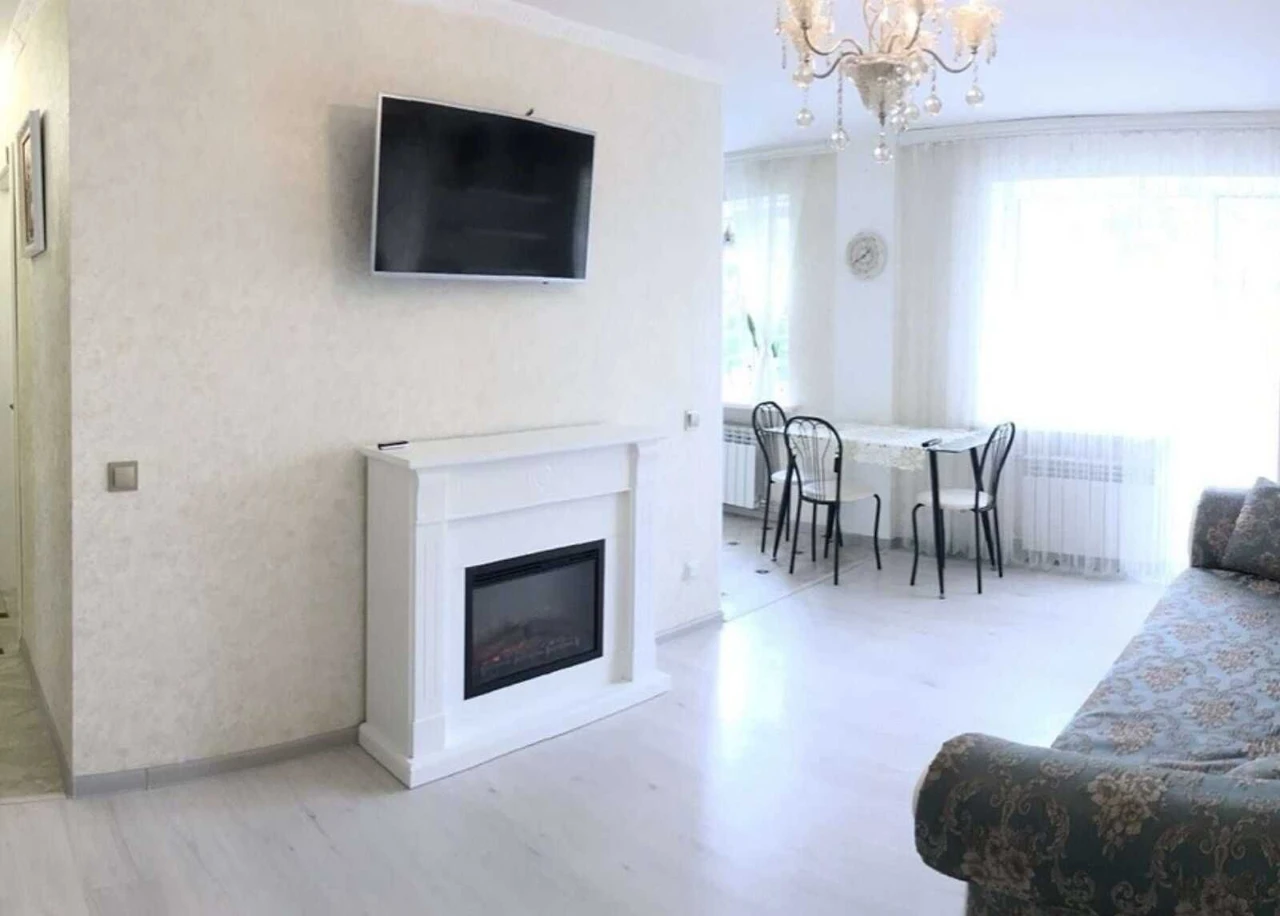 Продам 2-кімн. Маккейна Джона вул. 35б, 45 м.кв