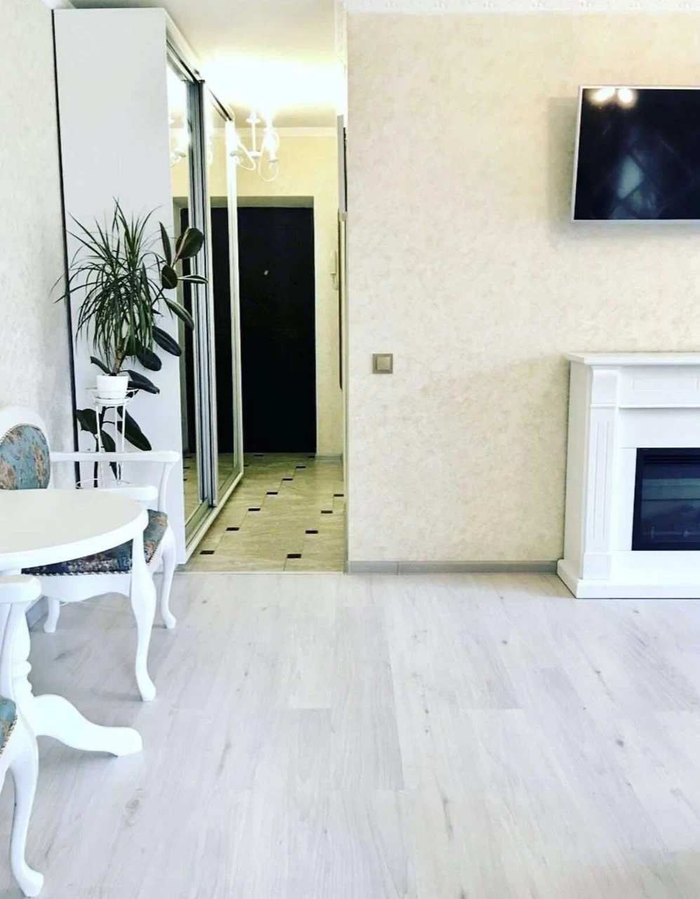 Продам 2-кімн. Маккейна Джона вул. 35б, 45 м.кв