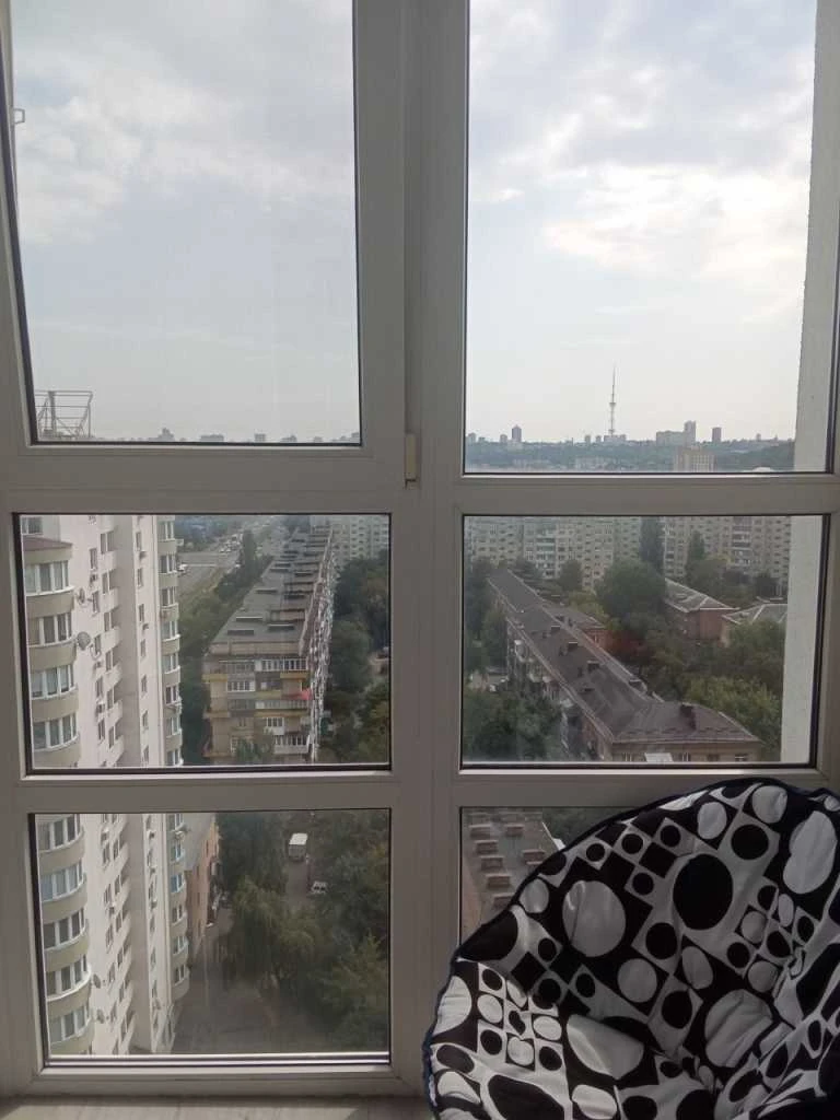 Продам двокімнатну квартиру (65 м²) у Києві, Оболонський рай