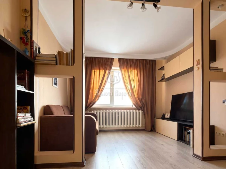 Продам однокімнатну квартиру (39.9 м²) у Києві, Дніпровський
