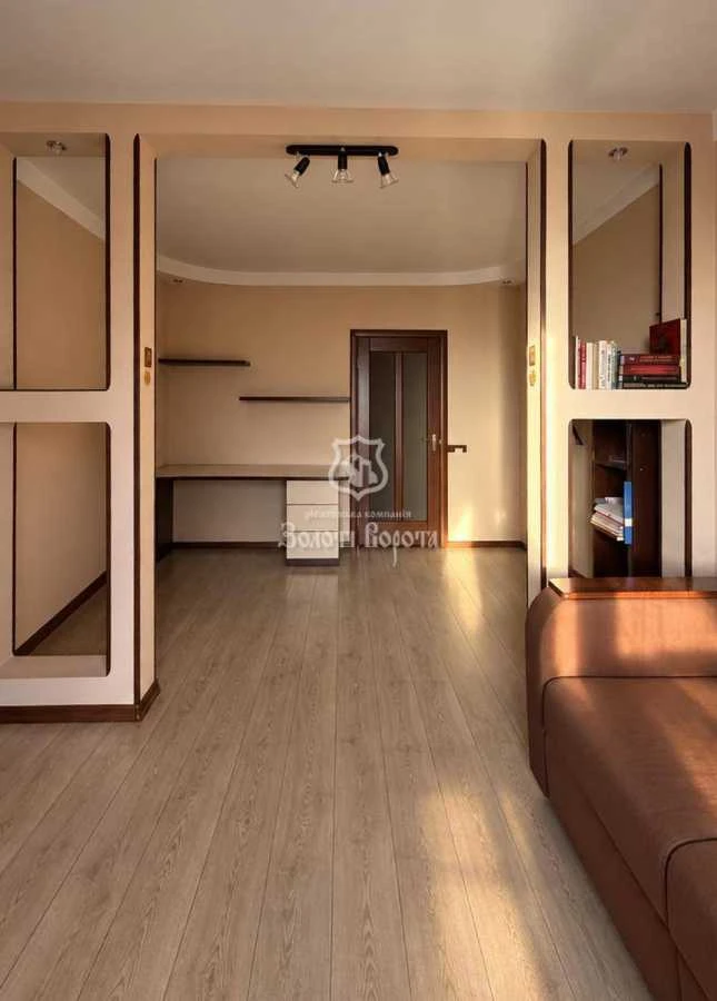 Продам однокімнатну квартиру (39.9 м²) у Києві, Дніпровський