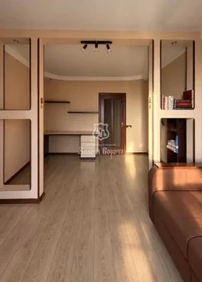 Продам однокімнатну квартиру (39.9 м²) у Києві, Дніпровський