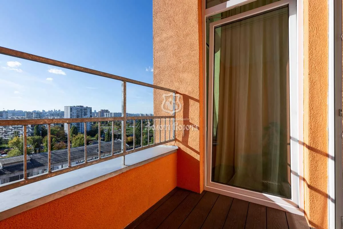 Продам однокімнатну квартиру (30.6 м²) у Києві, Дніпровський