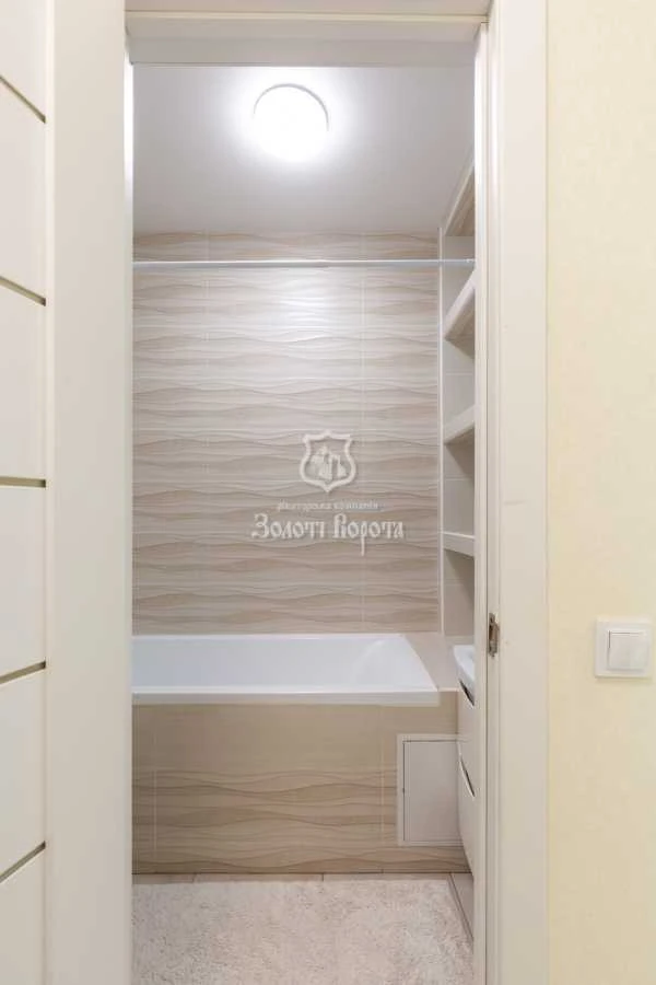 Продам однокімнатну квартиру (30.6 м²) у Києві, Дніпровський