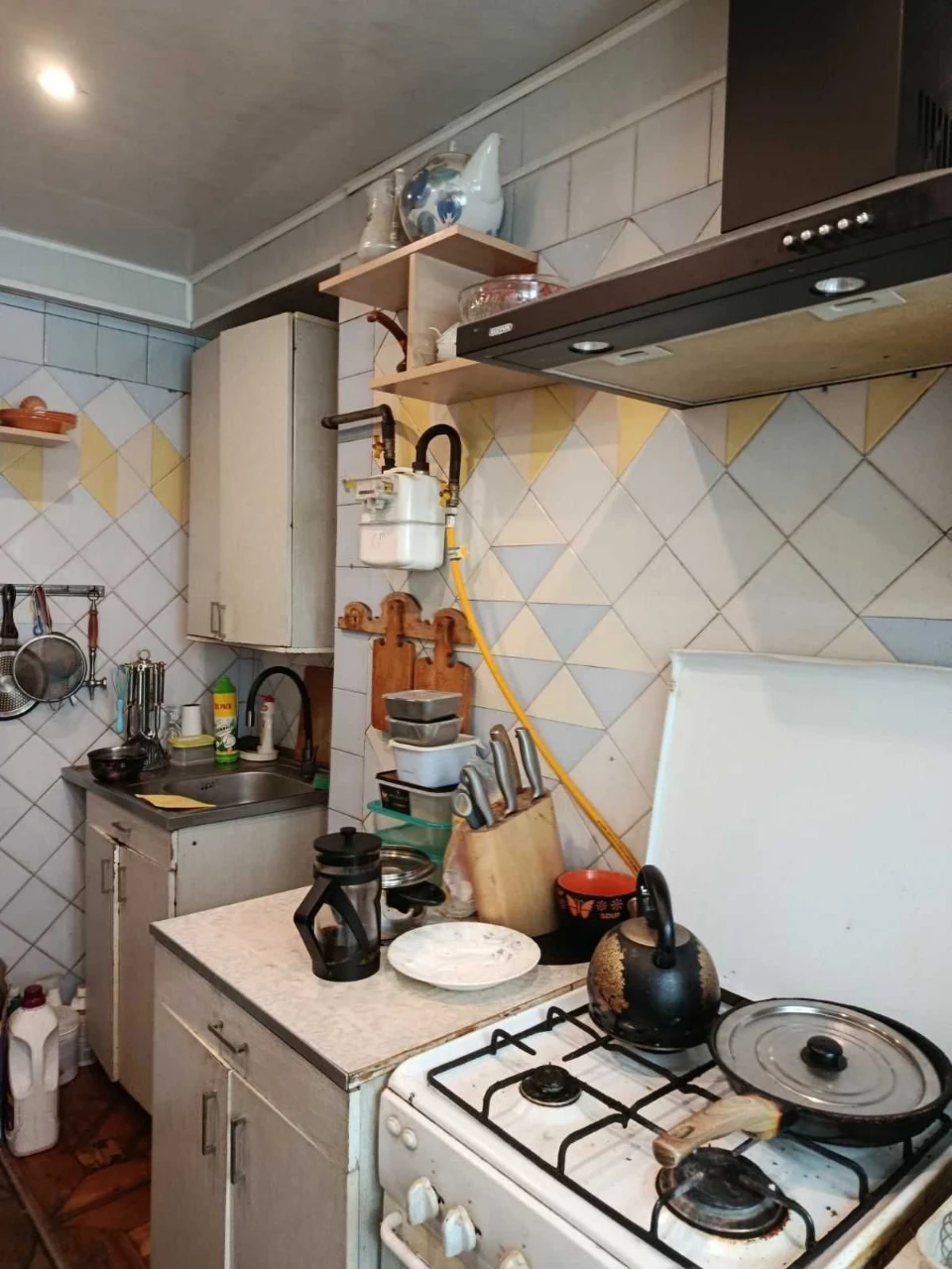 Продам 3х. ком. квартиру ж/м Красный камень. Покровский ( Ко
