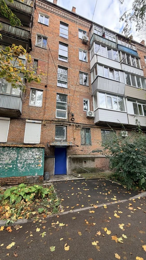 Продам 2к квартиру на Александра поля ( Кирова )