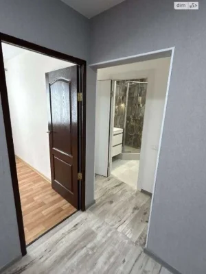 Продается 2 комнатная квартира с капитальным ремонтом по ул.
