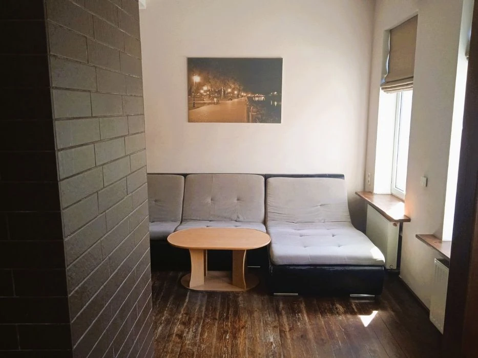 Selling a 2-room studio. Center. Strelka Square.