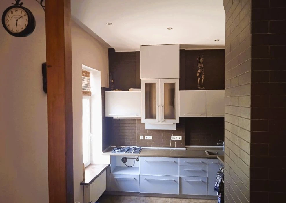 Selling a 2-room studio. Center. Strelka Square.