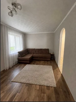 Продам 1 кім квартиру в центрі міста зупинка Спартак