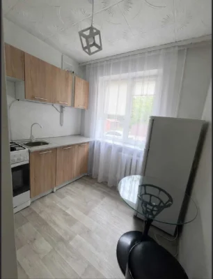 Продам 1 кім квартиру в центрі міста зупинка Спартак