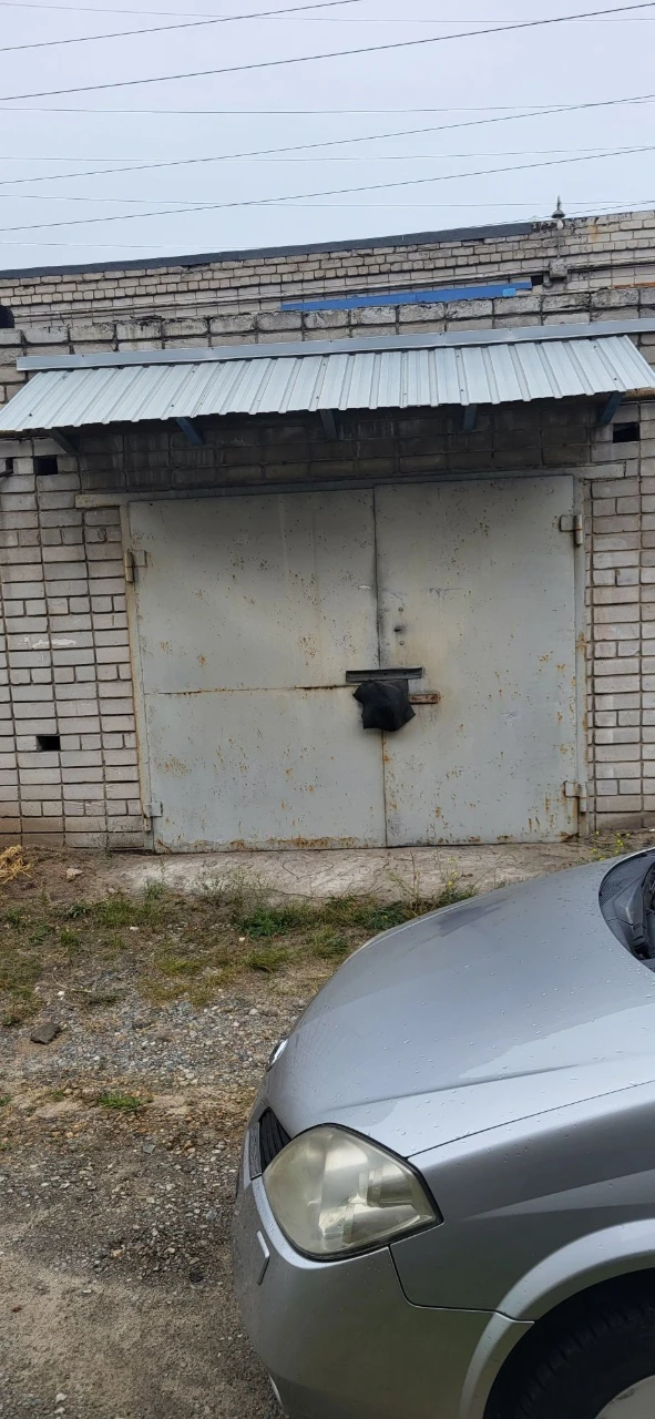 продам 2-х этажный кирпичный гараж