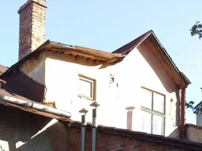 Будинок у стані реконструкції за 2,5 км. від Ратуші.