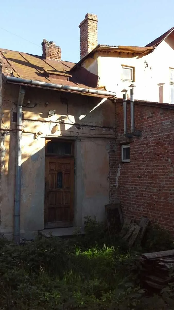 Будинок у стані реконструкції за 2,5 км. від Ратуші.