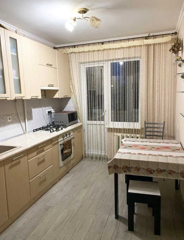 3-кімнатна квартира, вул. Небесної сотні, Таірово
