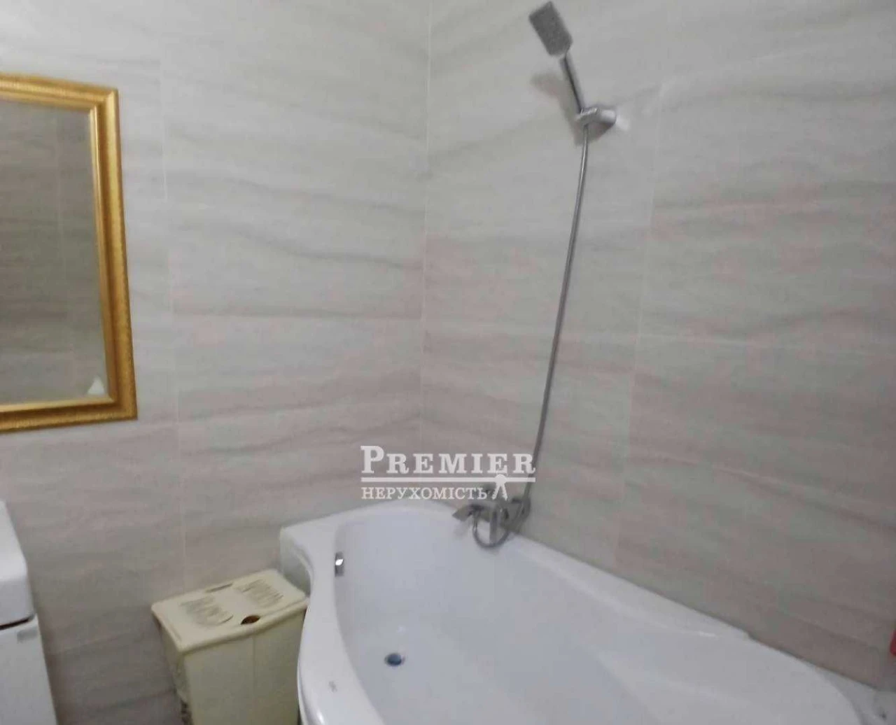 Продам 2-х кімнатну квартиру  на Академіка Сахарова