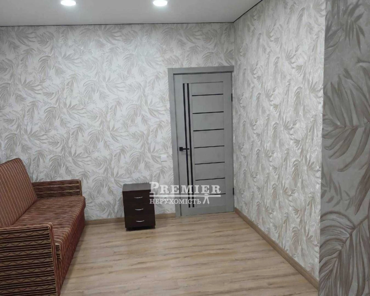 Продам 2-х кімнатну квартиру  на Академіка Сахарова