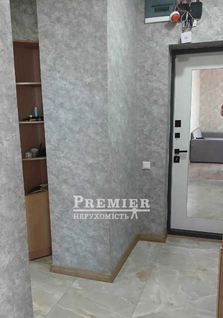 Продам 2-х кімнатну квартиру  на Академіка Сахарова